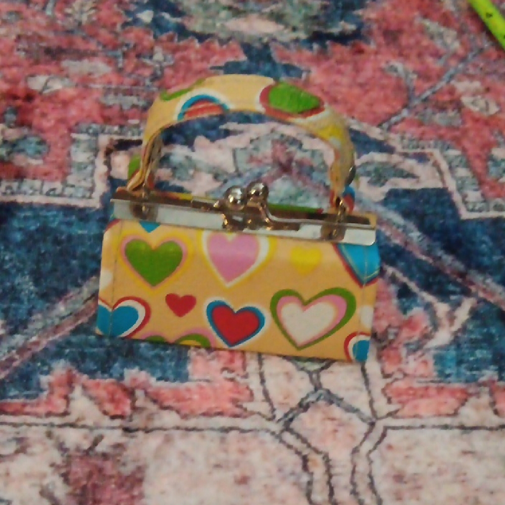 Mini Heart Handbag (Coinpurse/Bag Charm) with Kisslock Closure.